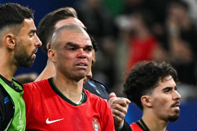 龙珠足球直播免费观看-葡萄牙输了 佩佩哭了 他谢C罗 葡萄牙更应感谢他